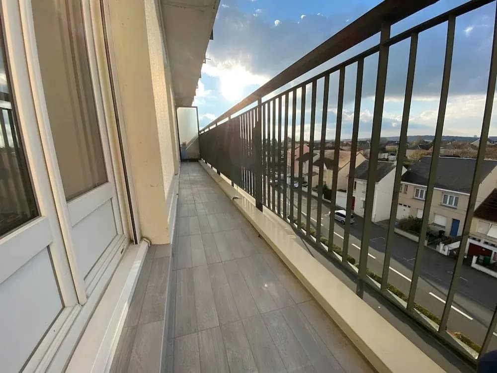 Modern Apartment for 9 in Loire - Miniature 7
