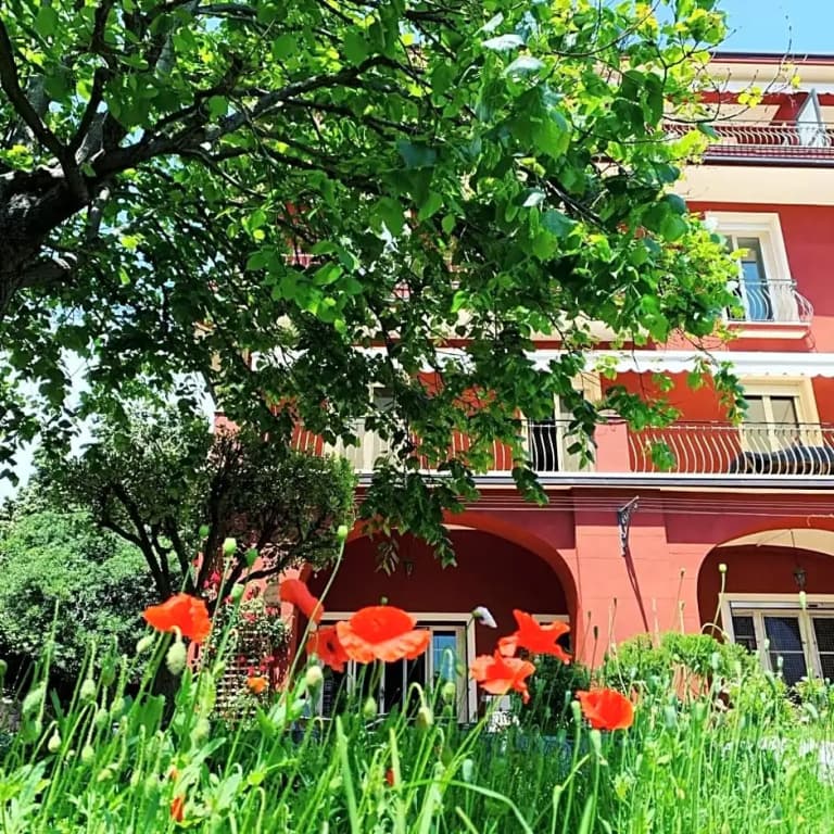 La Fabrique à Poupées - Photo 2