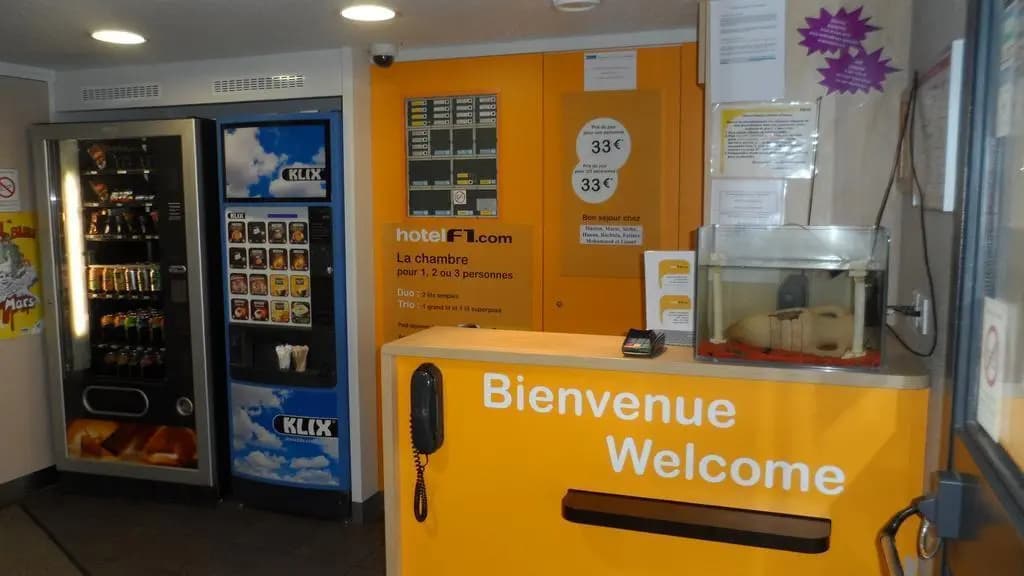Hotelf1 Blois - Miniature 6