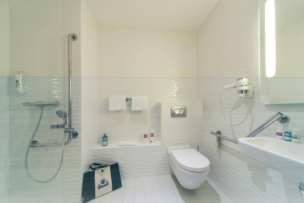 ibis Styles La Rochelle Centre Vieux Port - Miniature 8
