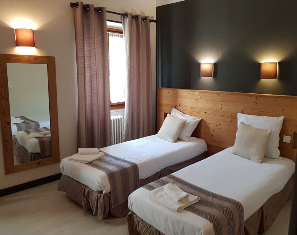 Savoy Hotel - Photo 3