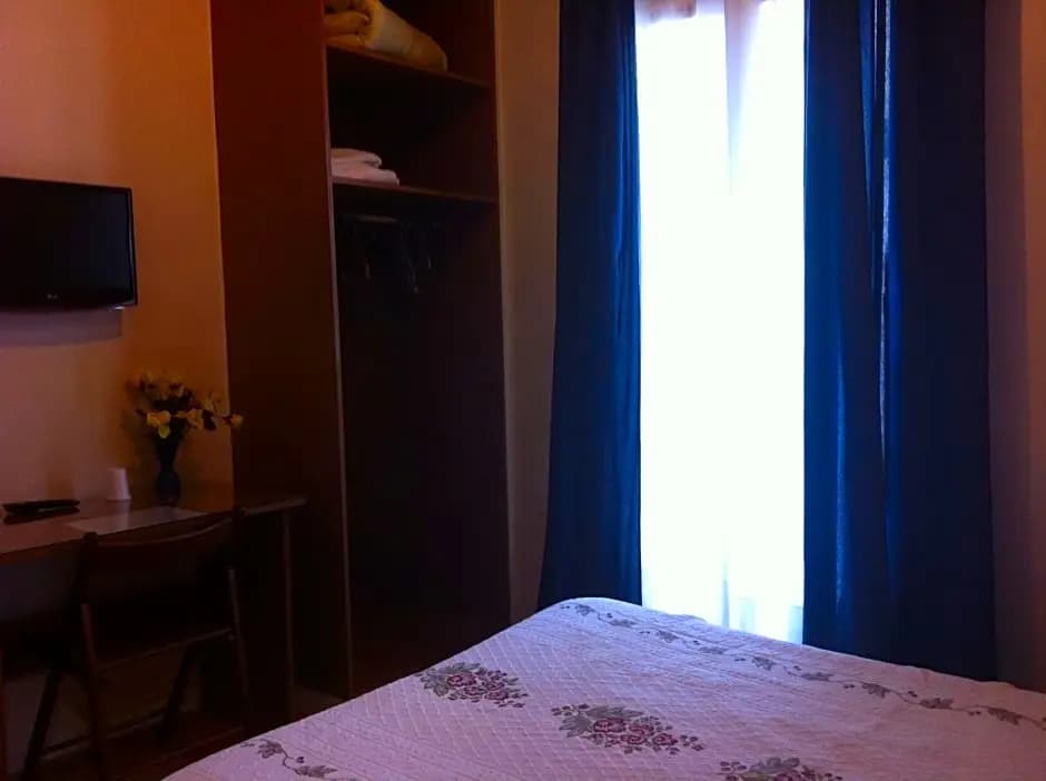 Hotel Moderne - Photo 3