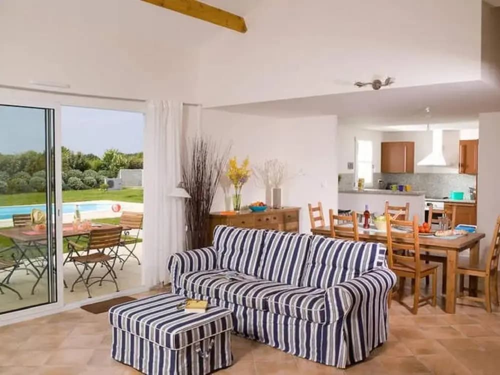 Spacious Villa With a Private Pool on a Golf Course in Loire - Miniature 7