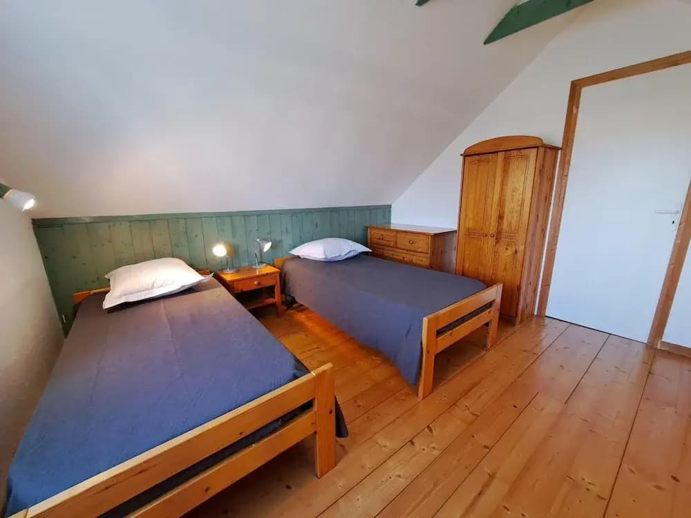 Holiday Home in Cleder Near Les Amiets Beach - Photo 2