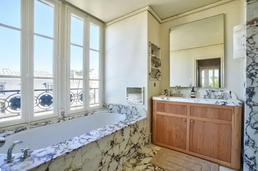 Exceptional Duplex - 4bed/8p - Eiffel Tower View - Miniature 8