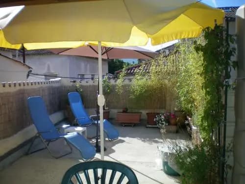 T2 dans maison de village - Miniature 6