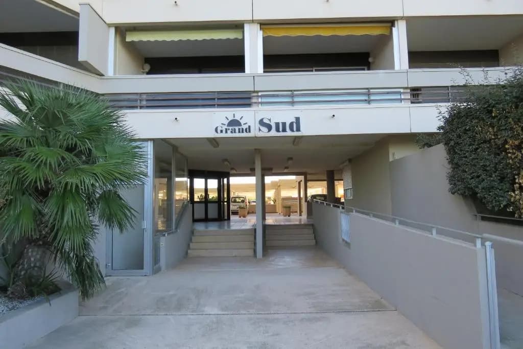 Coup de cœur pour ce cosy T2 avec vue imprenable sur la mer - 4GSUD101 - Photo 1