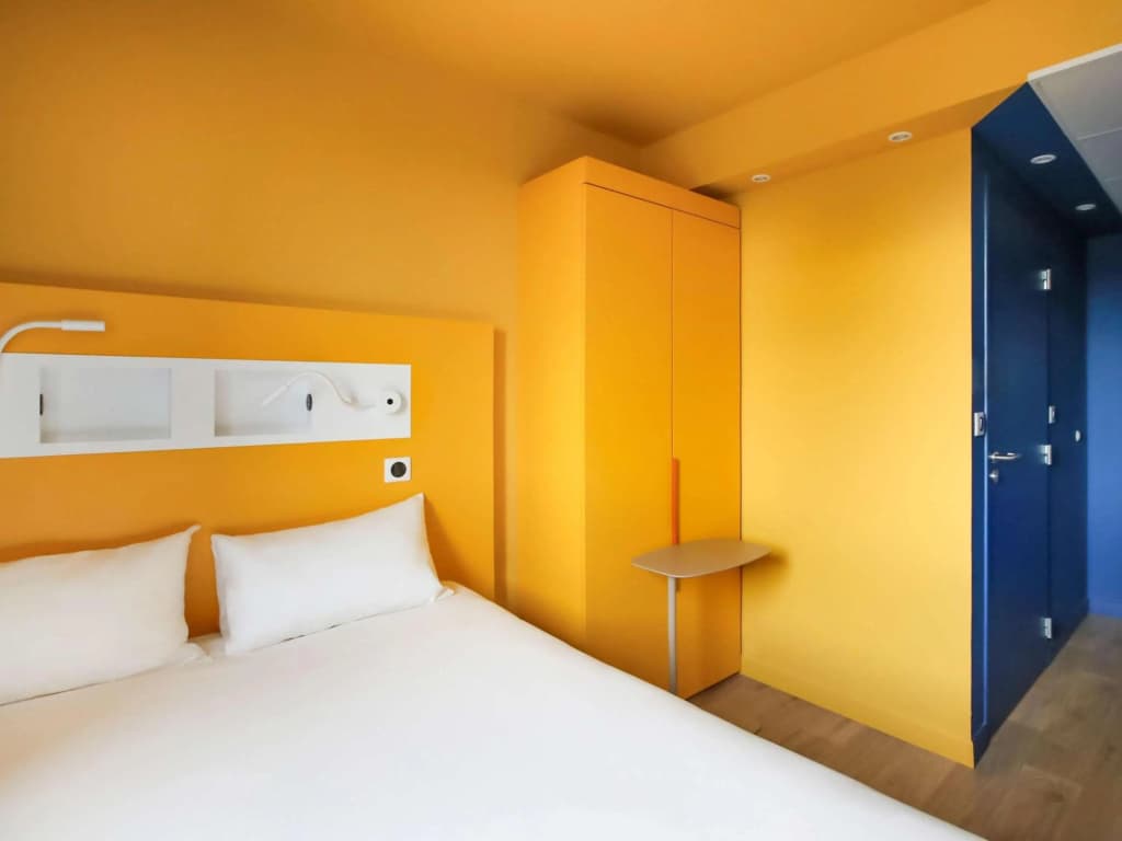 Ibis Budget Saint Genis Pouilly Geneva - Photo 2