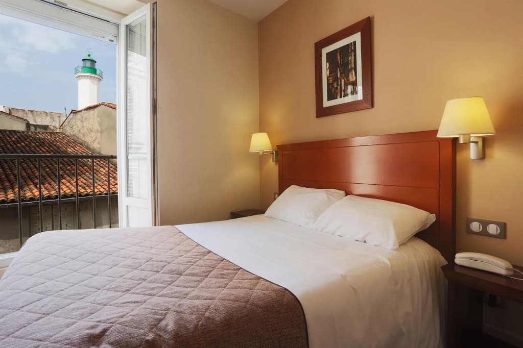 Hôtel Le Bord'O Vieux Port - Photo 2
