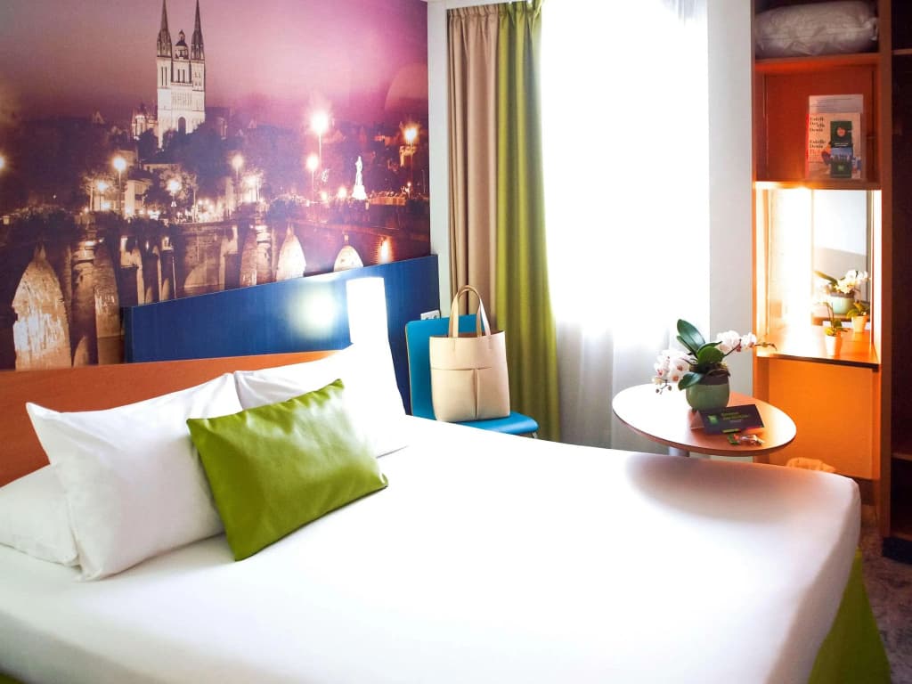 ibis Styles Angers Centre Gare - Photo 3