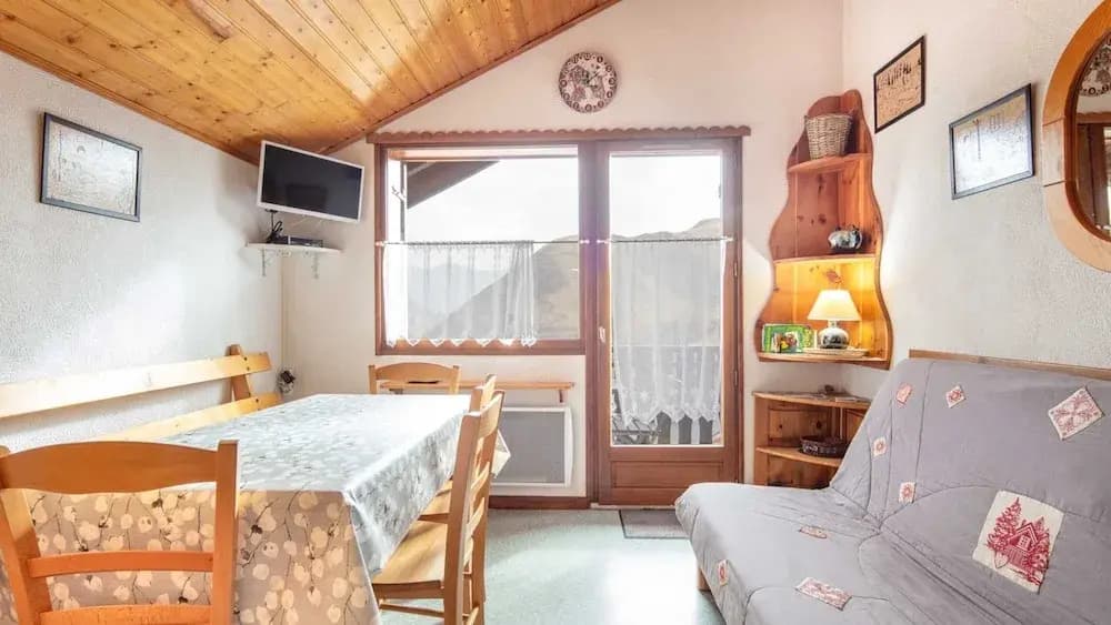 Studio in Saint-sorlin Near Ski Slopes - Photo 1