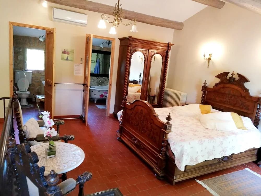 House With one Bedroom in Le Thor, With Furnished Garden and Wifi - Photo 3