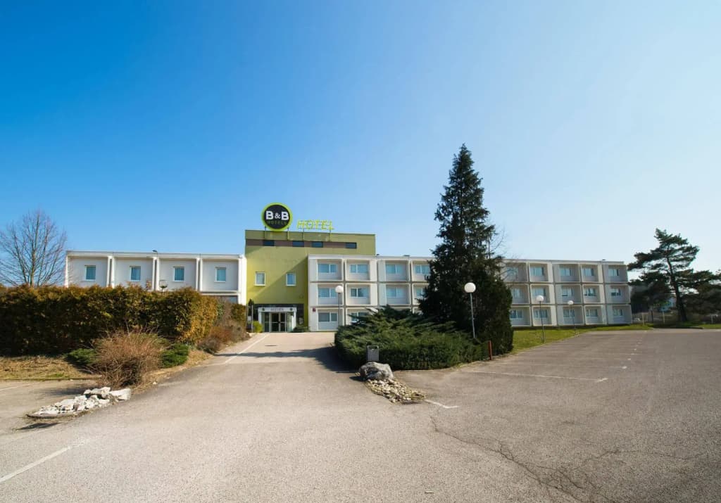 B&B HOTEL Besançon Chateaufarine - Photo 1