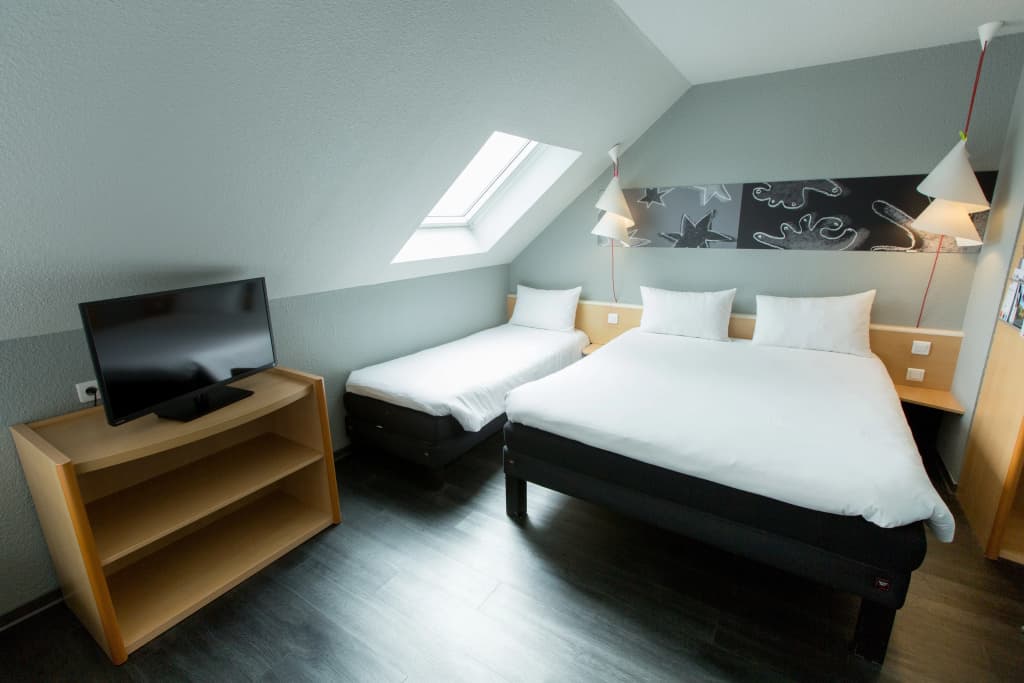 ibis Cherbourg La Glacerie - Photo 1