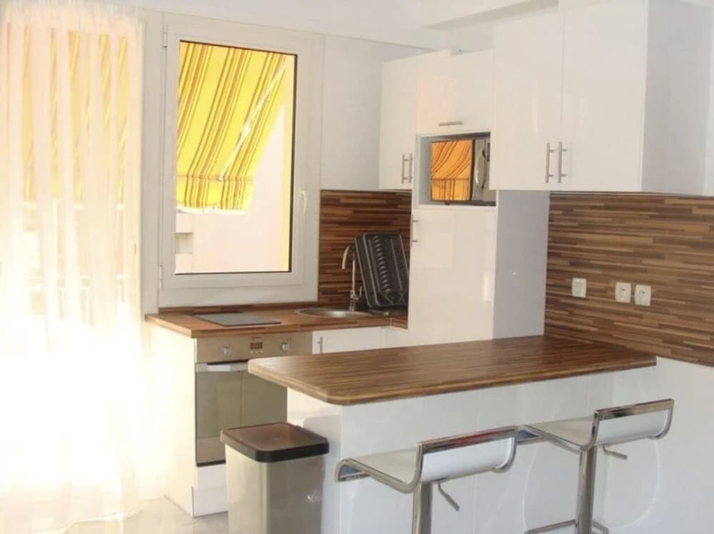 Studio derrière le Martinez - Photo 2