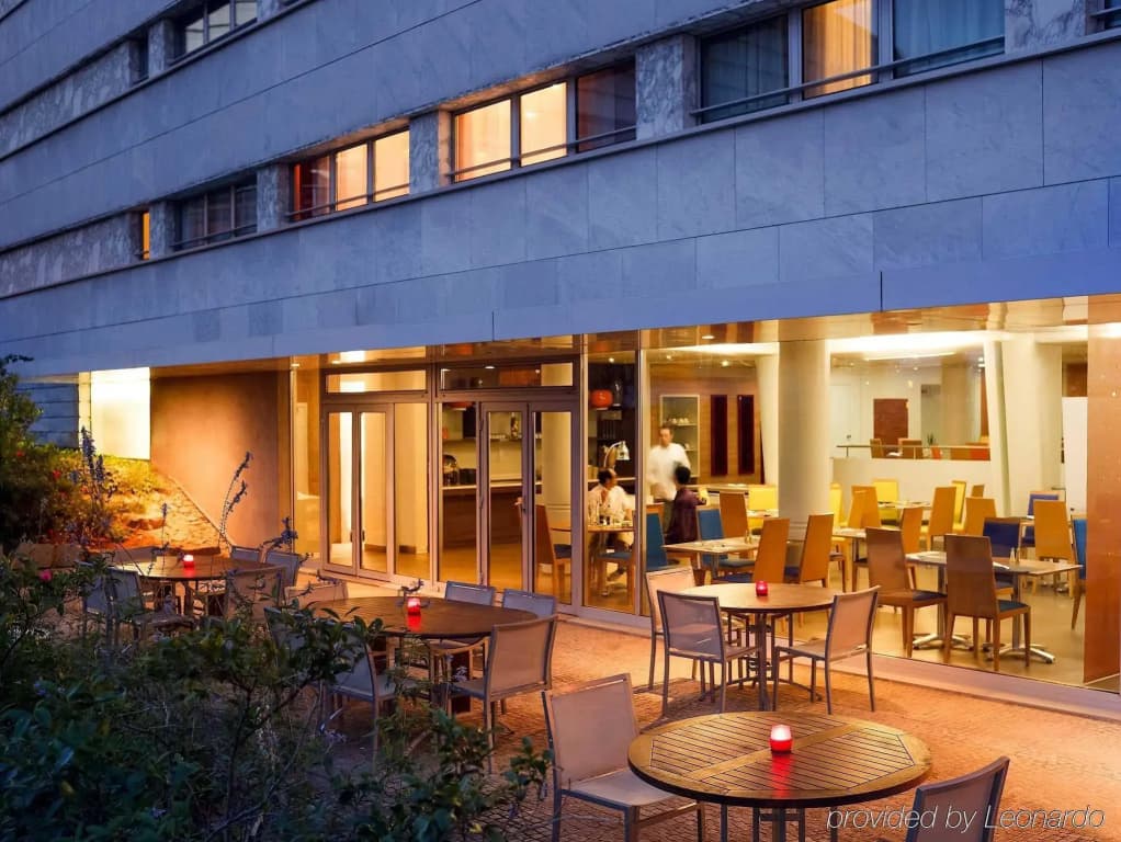 Novotel Nantes Centre Gare - Photo 1