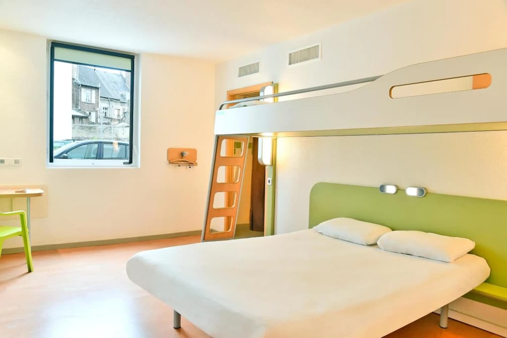 ibis budget Saint-Quentin Centre Gare - Photo 4