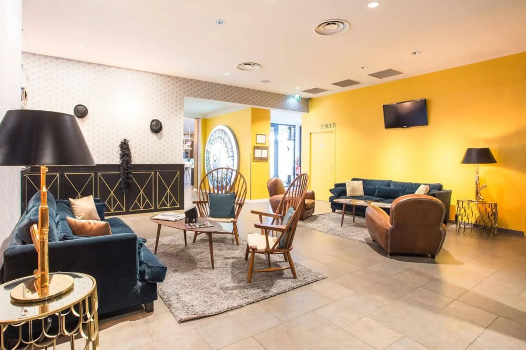 Gatsby Hotel & Restaurant by Happyculture - Photo 2