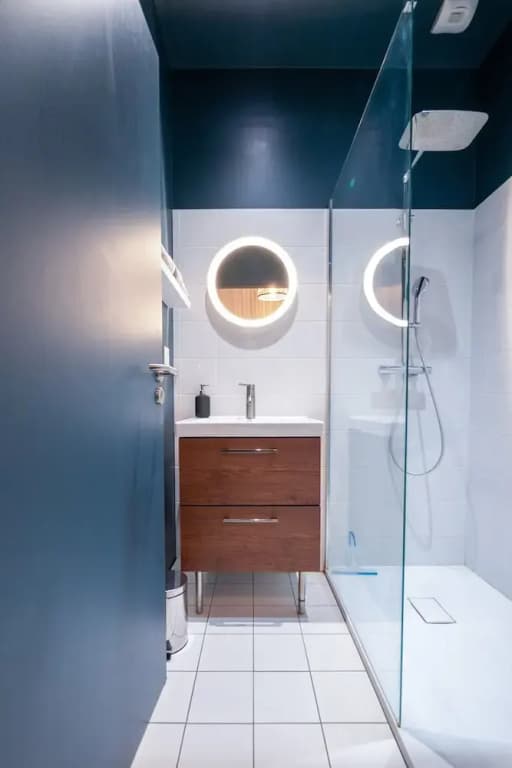 Urban Calm - Bright & Modern Stay - Miniature 8