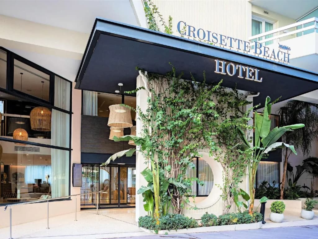 Croisette Beach Hotel Cannes - MGallery Collection - Photo 1