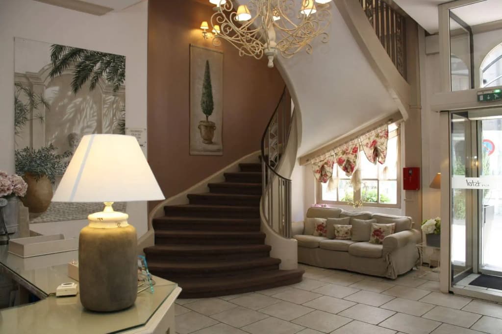 Brit Hotel Bristol Montbéliard - Photo 2