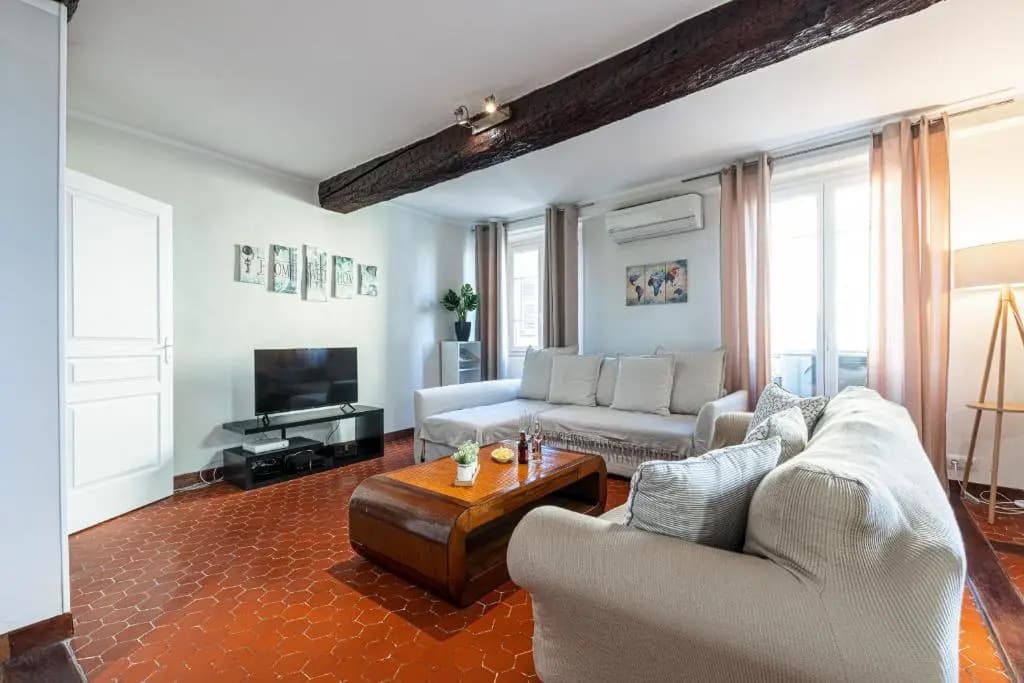 Large 3 Bdr Old Town - AC - Photo 2