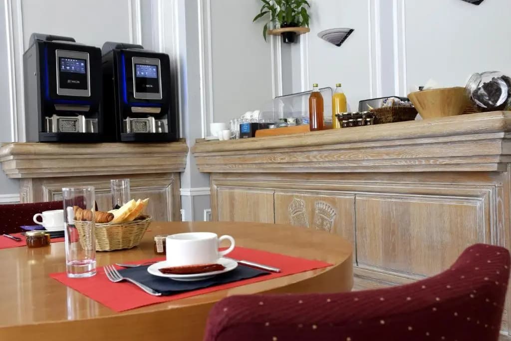 Hotel Le Continental - Miniature 7