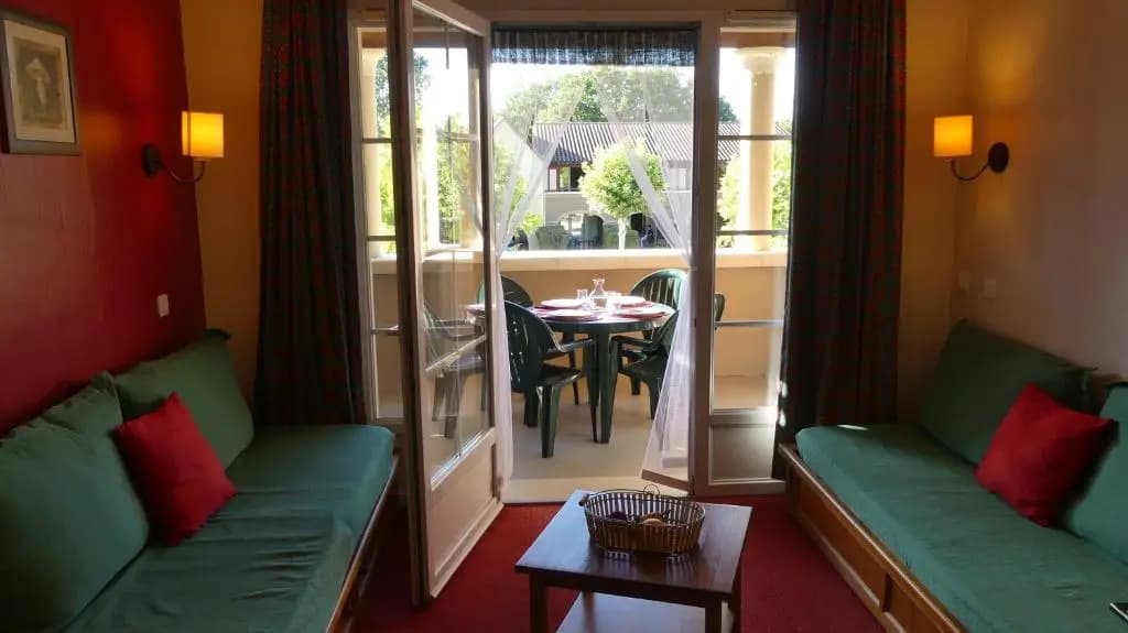 Charmant Appartement avec piscine. - Photo 3