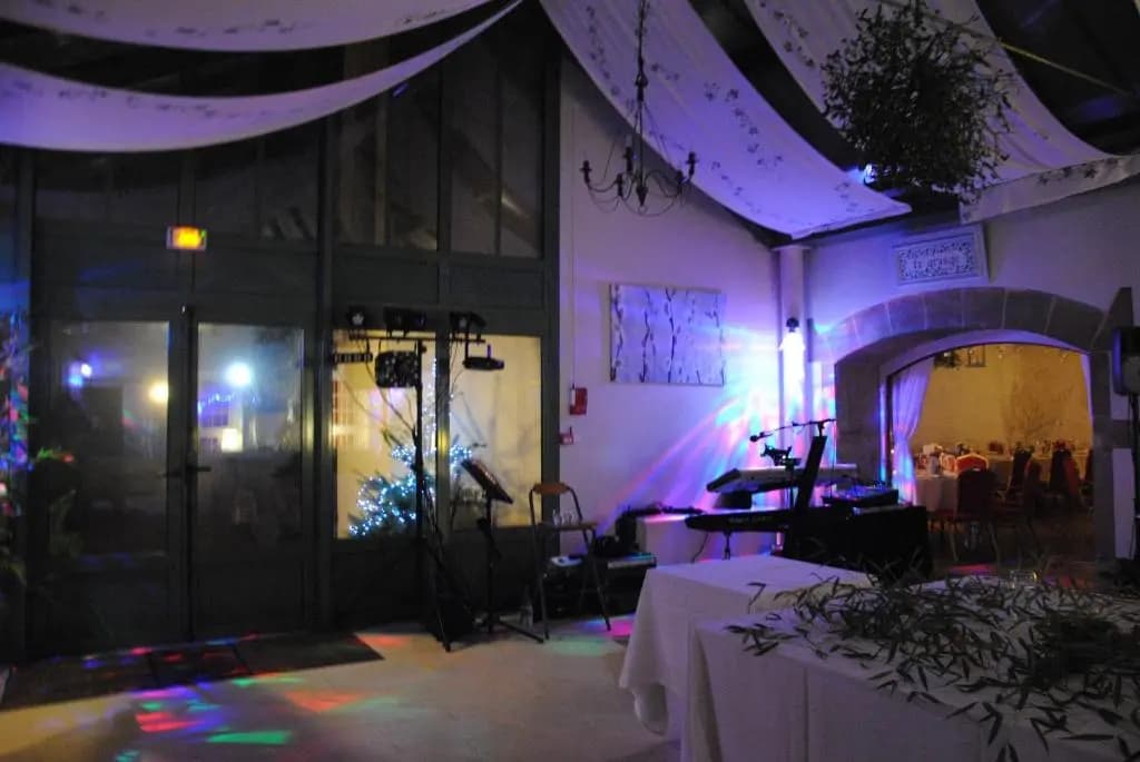 Le relais fleuri, Hôtel et restaurant Logis - Avallon - Photo 1