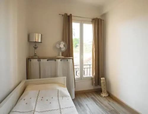 Stylish White and Red Apartments - Photo 4
