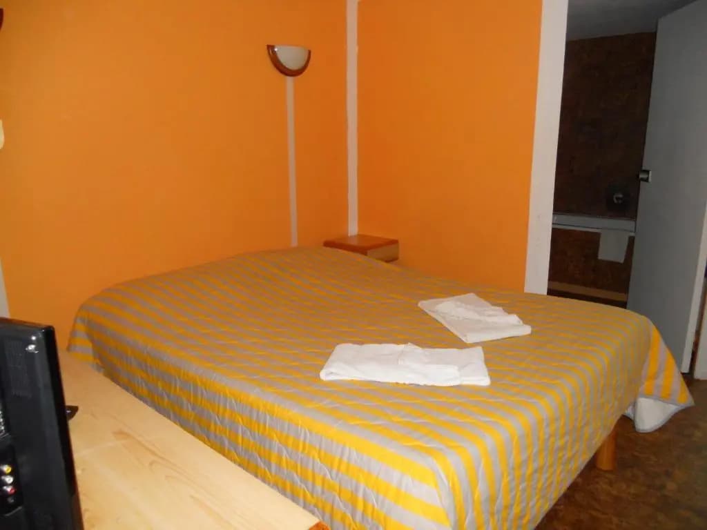 Hotel Le Pressoir - Auxerre Appoigny - Photo 2
