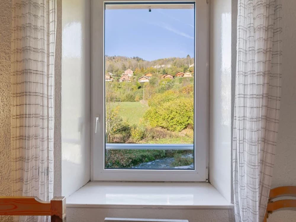 Spacious Apartment in La Bresse with Terrace - Miniature 7