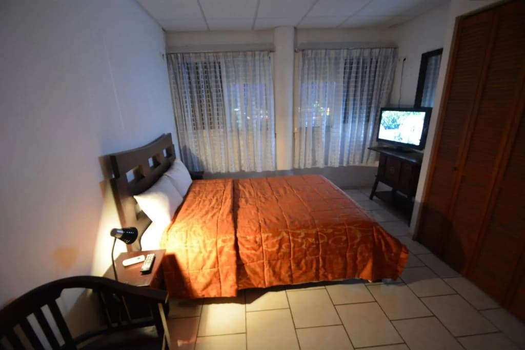 Bayfront Hotel - Photo 2