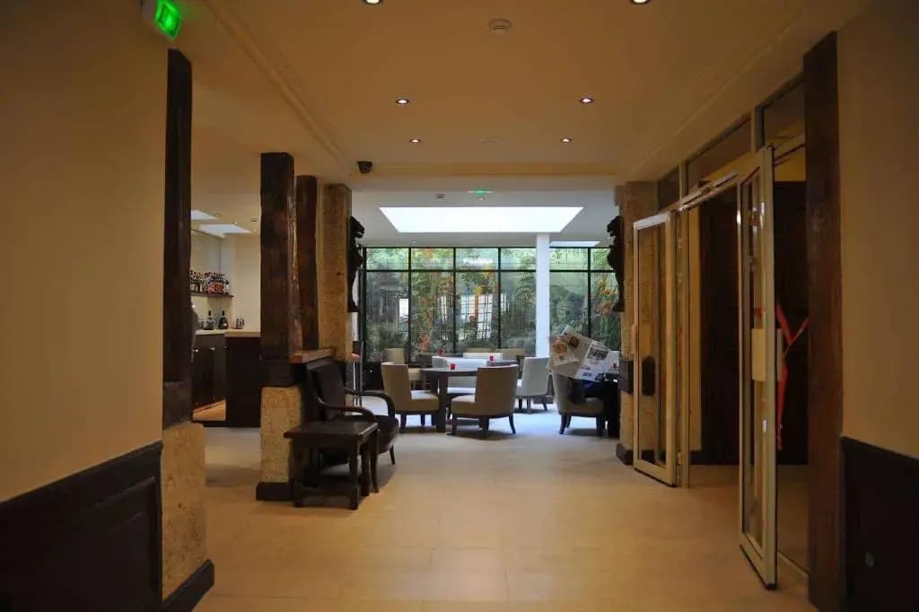 Hotel De L'Universite - Photo 2