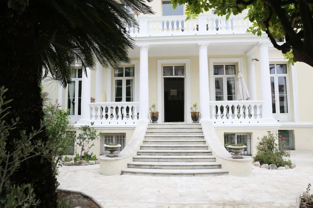 Hôtel Armenonville - Photo 1
