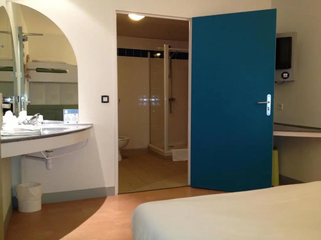 ibis budget Caen Centre Gare - Miniature 7