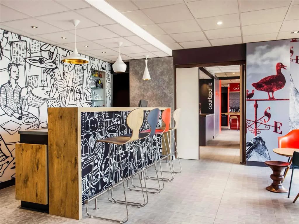 ibis Saint-Denis Stade Ouest - Photo 2