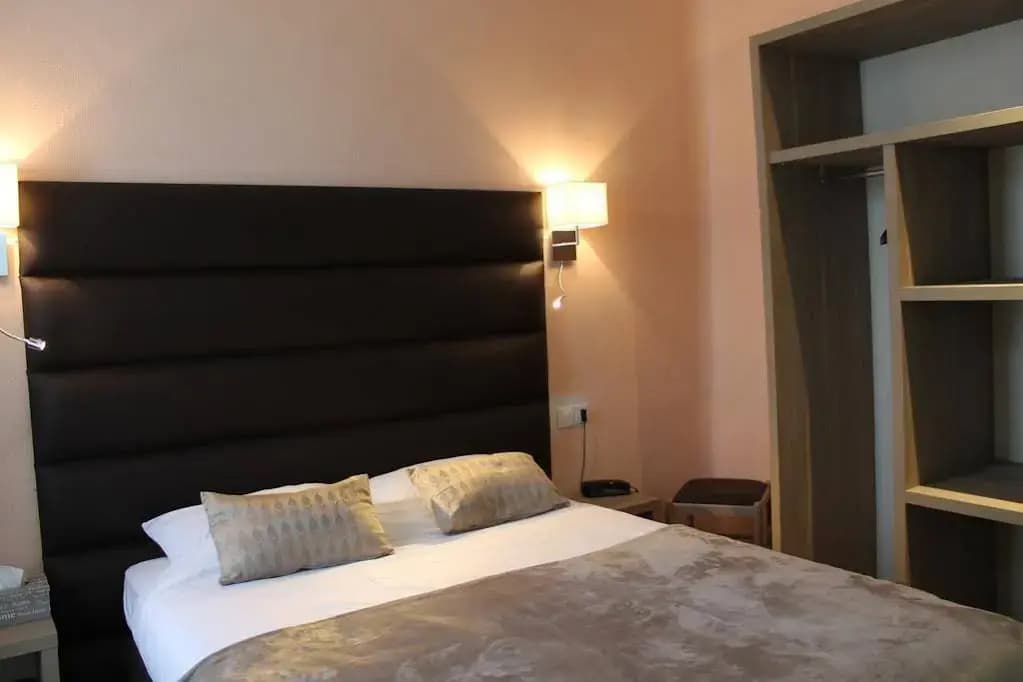 Hotel Napoleon - Photo 5