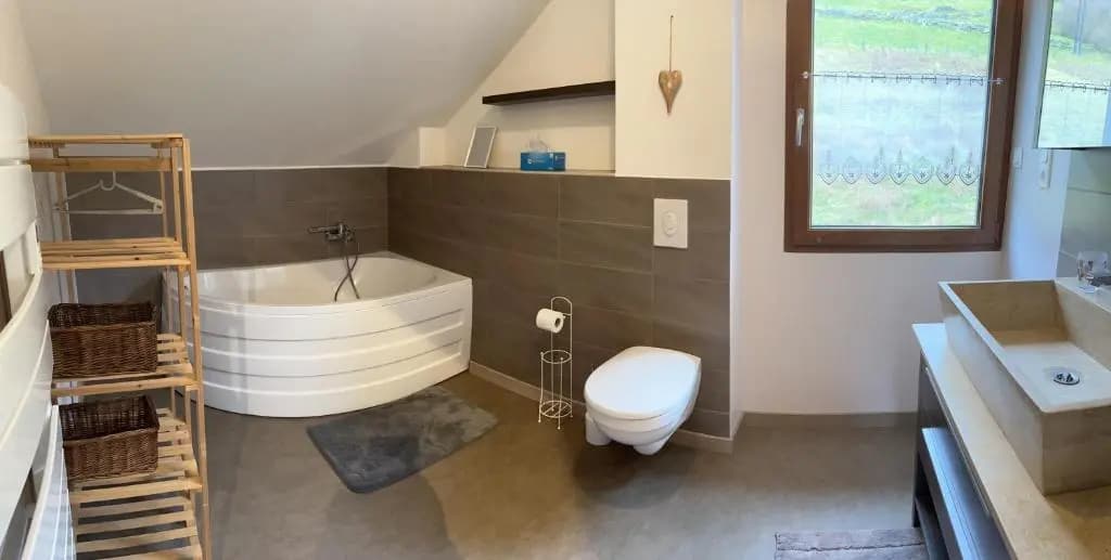 Chalet Casa de Monzel with 6-Person Jacuzzi & Panoramic View - Miniature 6