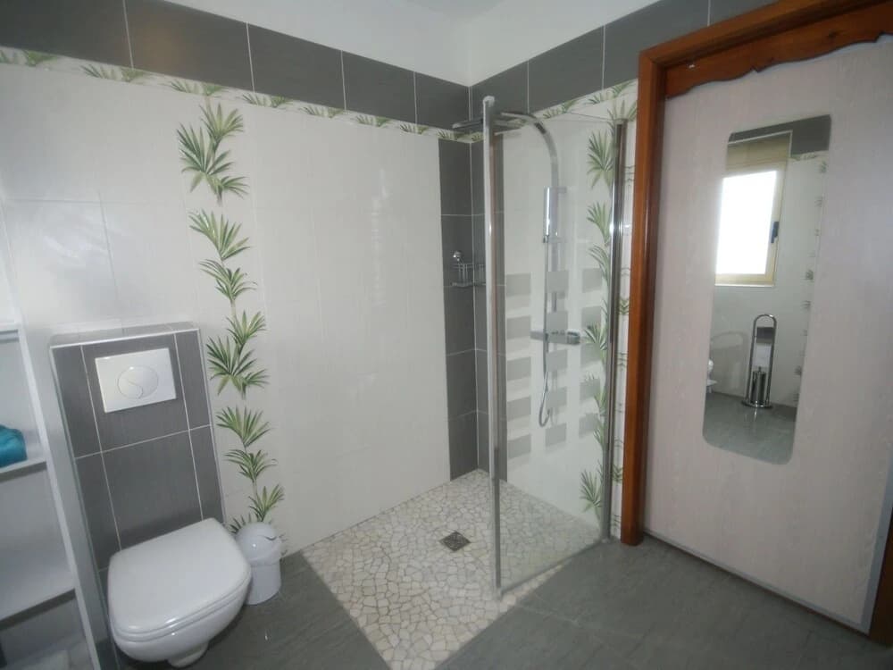 Modern Holiday Home with jacuzzi in Brousse-le-Chateau - Miniature 6