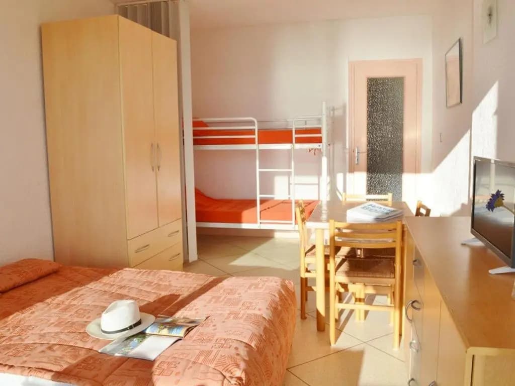 Appartement Le Lavandou, 1 pièce, 4 personnes - FR-1-251-251 - Photo 3