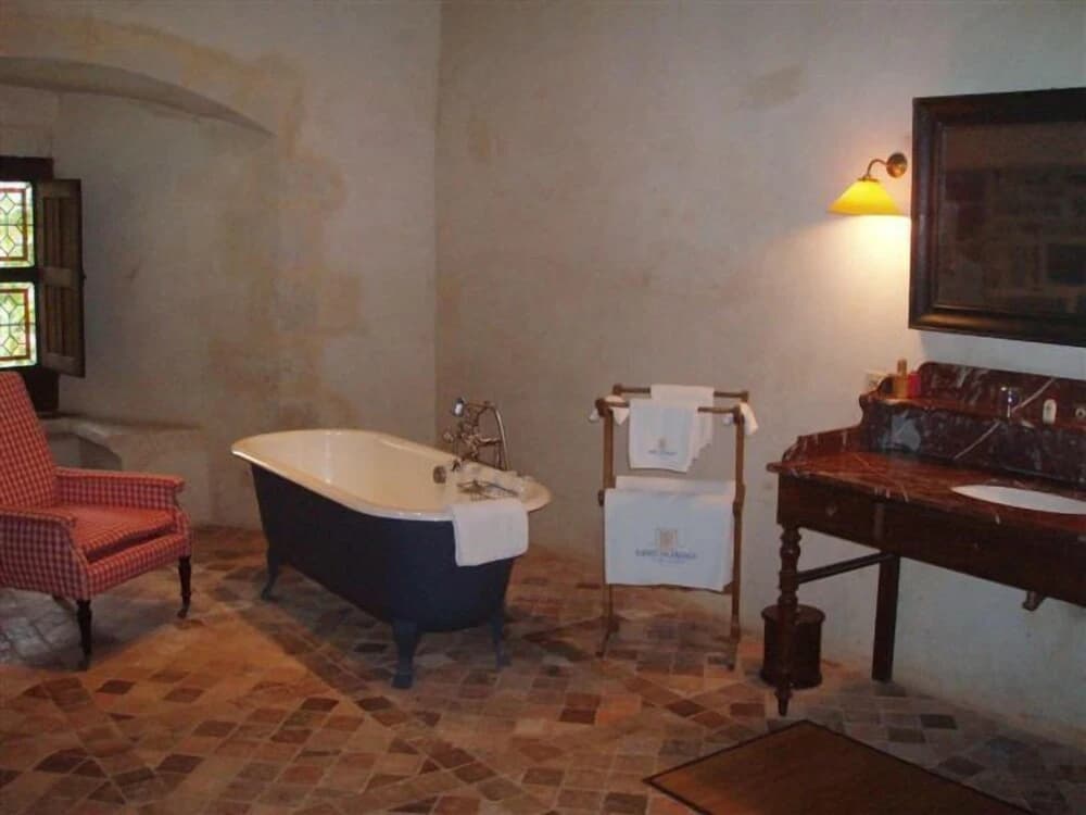 Château de Saint Loup - Miniature 7