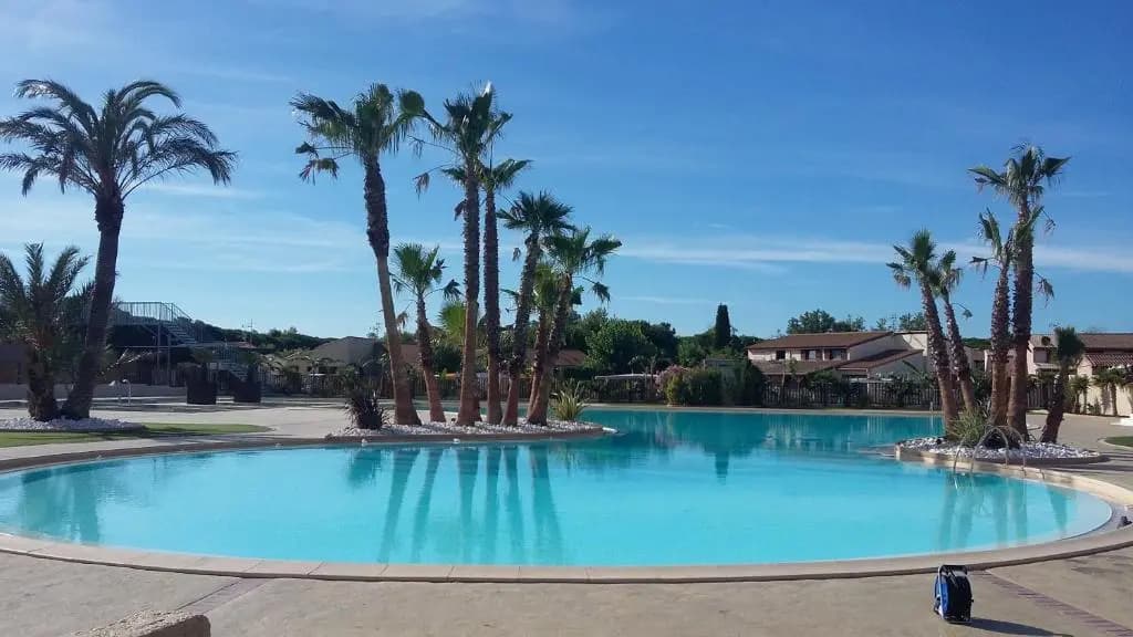Belle villa de Vacances en angle climatisée, domaine TAMARIS, 4 chambres 7-9 couchages, Wifi, accès aux piscines payant, 9...