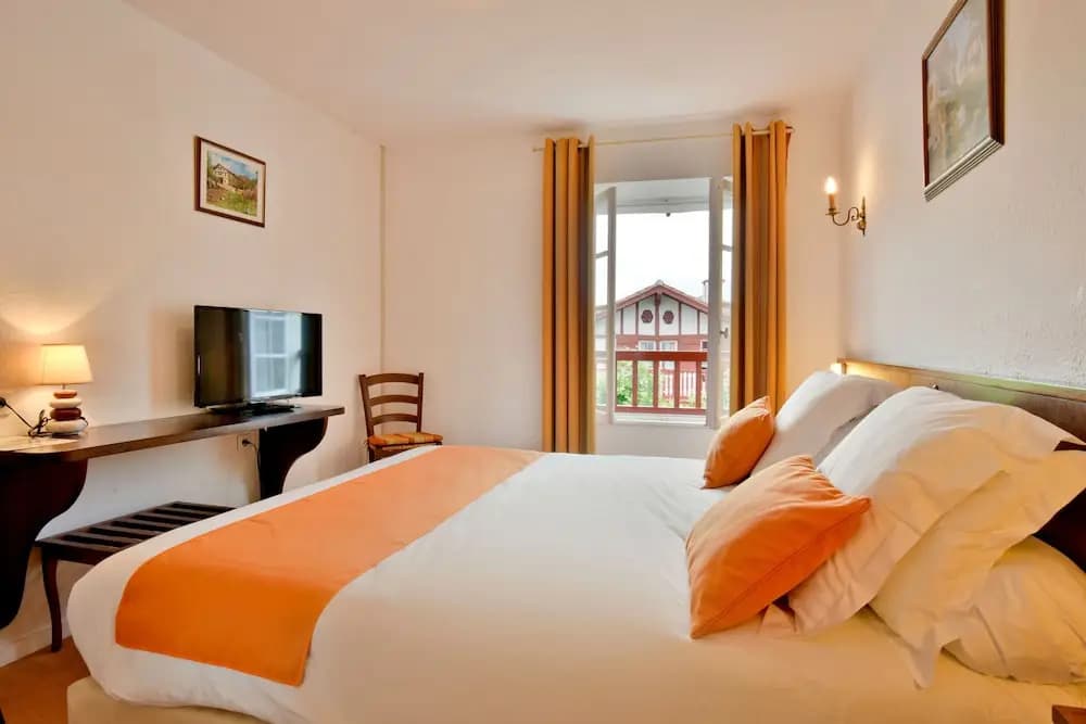 Hotel Restaurant Baratxartea - Photo 2