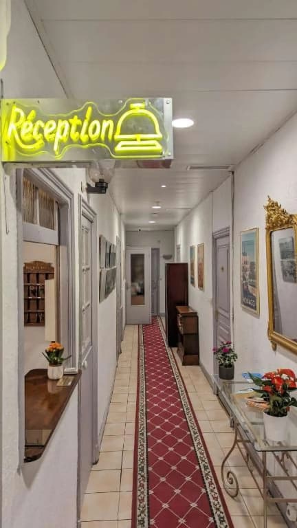 Hôtel Louvia - Photo 2