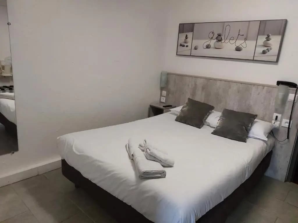 Brit Hotel Bosquet - Photo 4