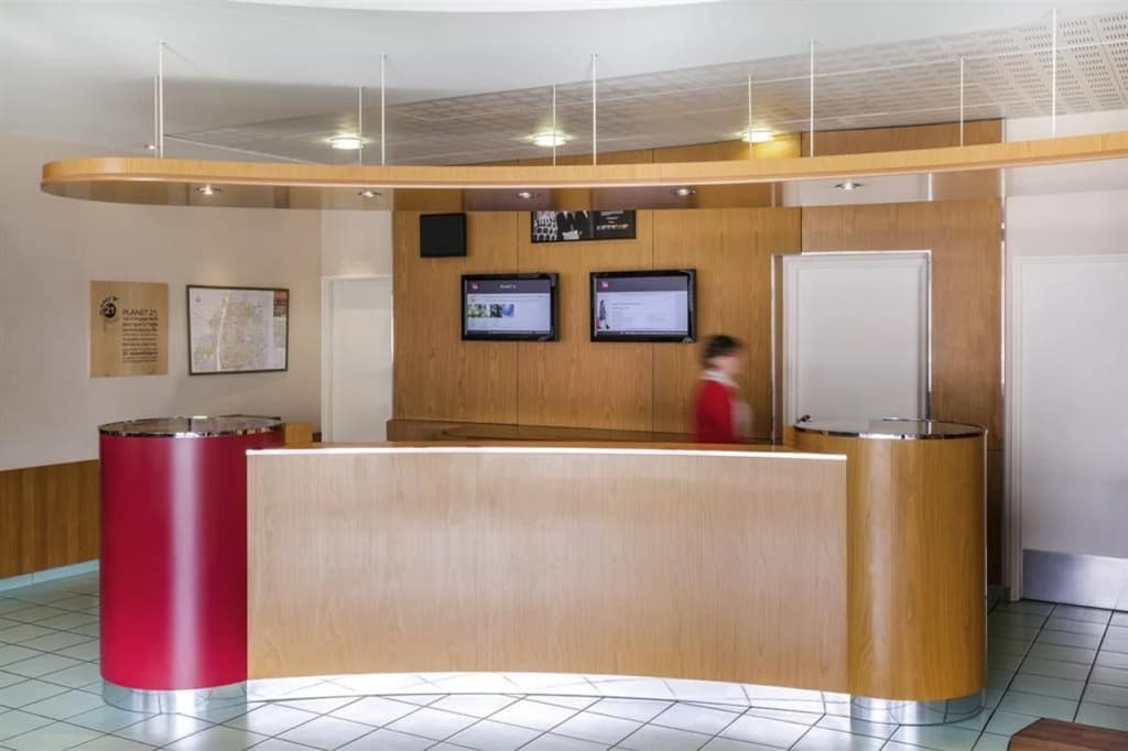 ibis Rennes Centre Gare Sud - Photo 2