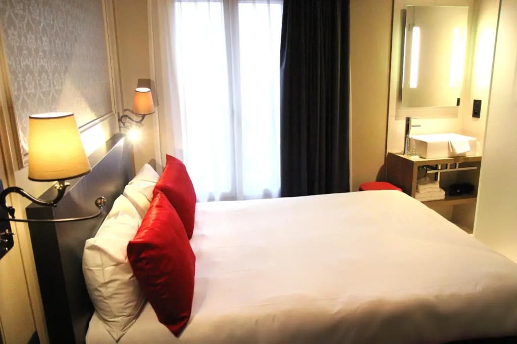 Hotel Le Montmartre Saint Pierre - Photo 3