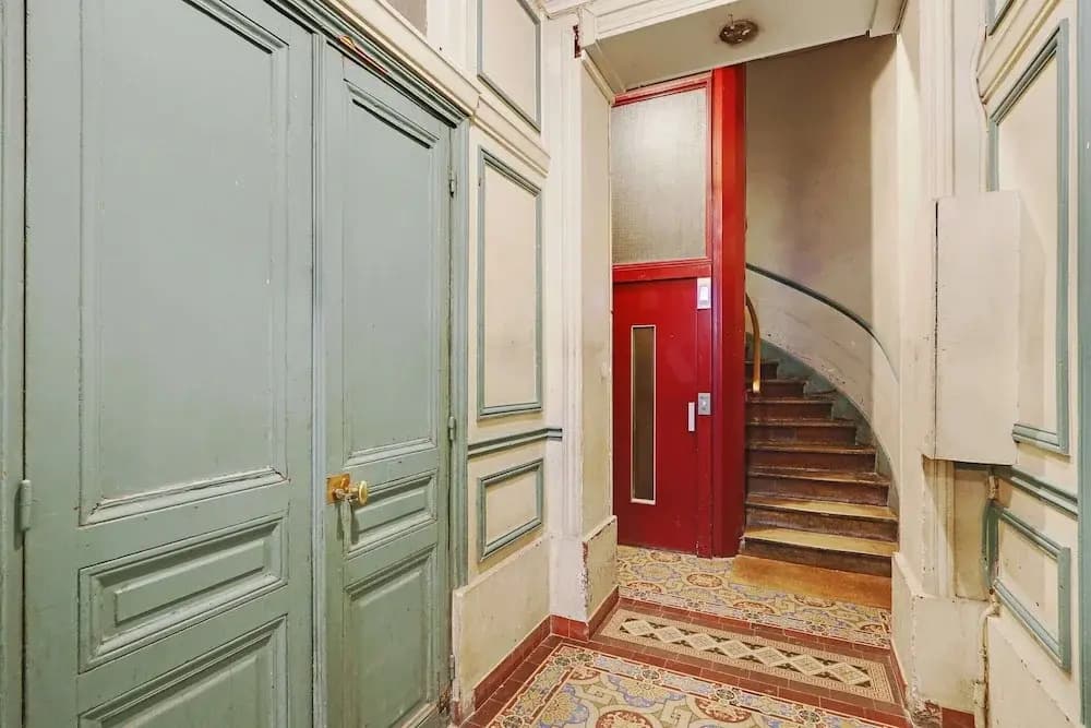 Modern Studio With AC in the Heart of Paris - Photo 3