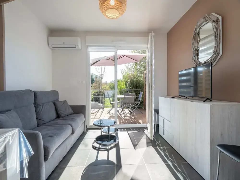 Bright Villa Stay in Serignan - Miniature 8